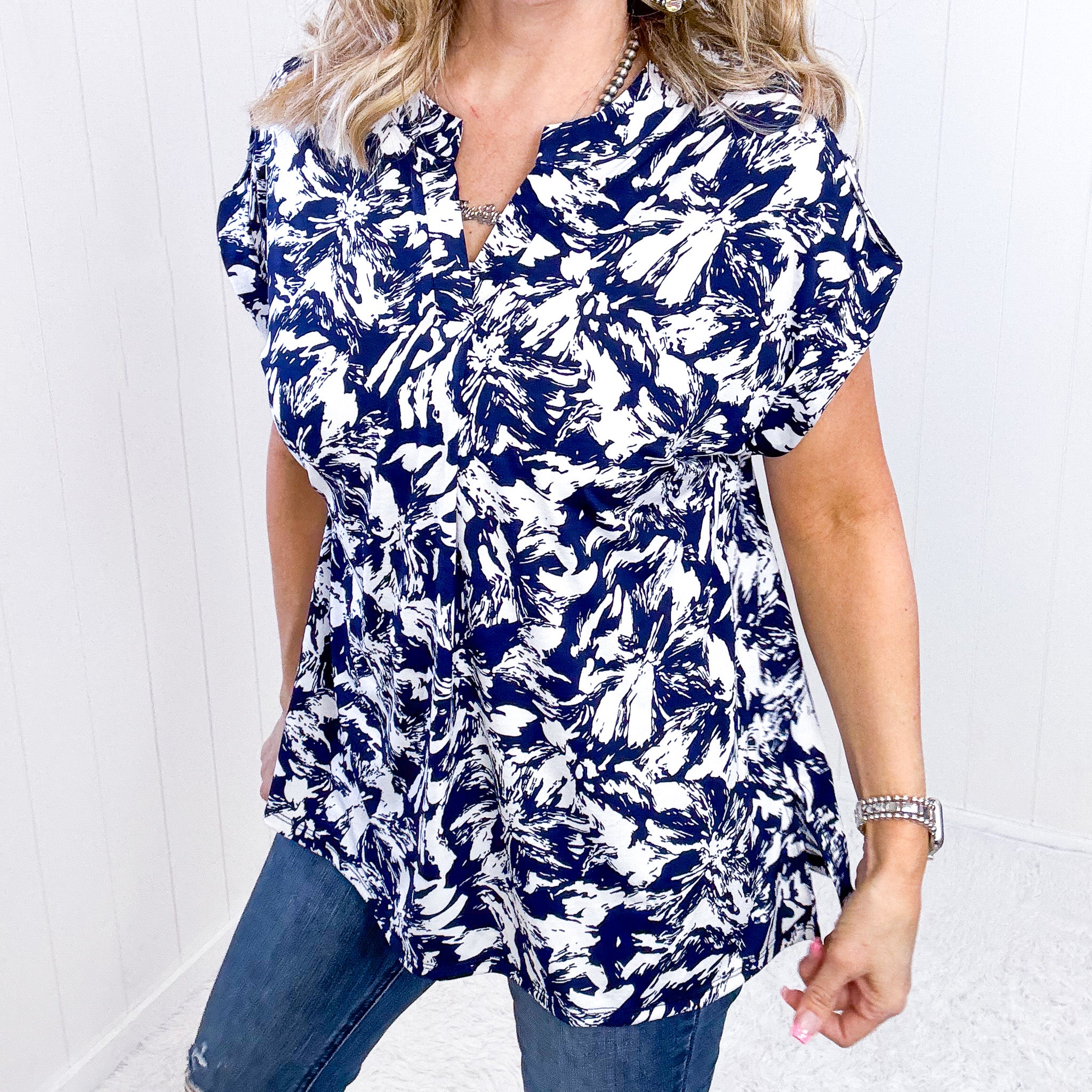 Dear Scarlett Lizzy Cap Sleeve Top in Navy Floral