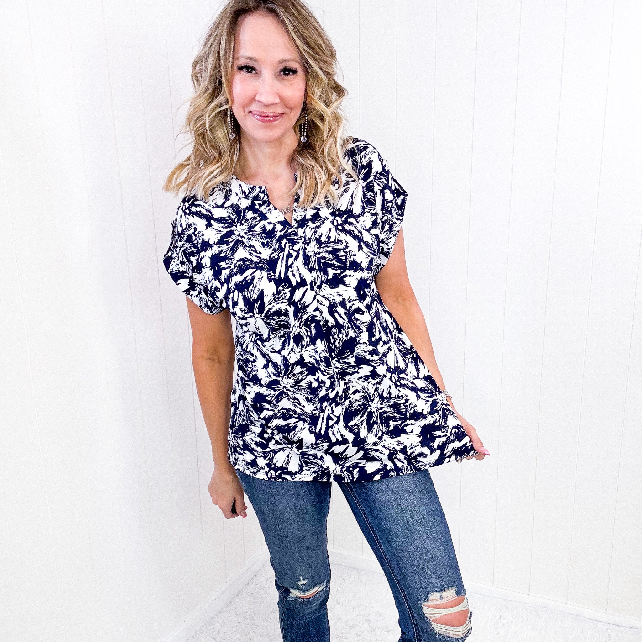 Dear Scarlett Lizzy Cap Sleeve Top in Navy Floral