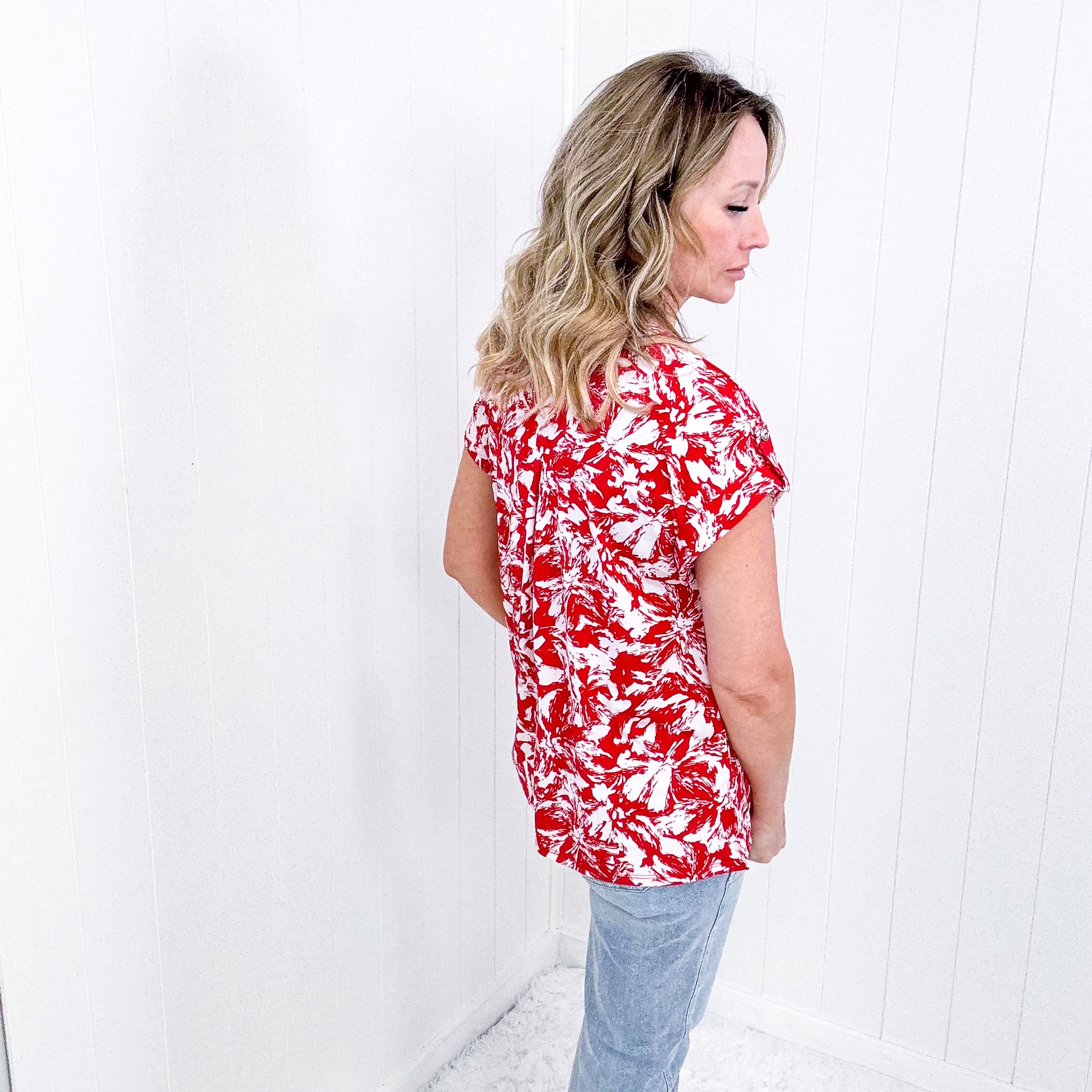 Dear Scarlett Lizzy Cap Sleeve Top in Red Floral