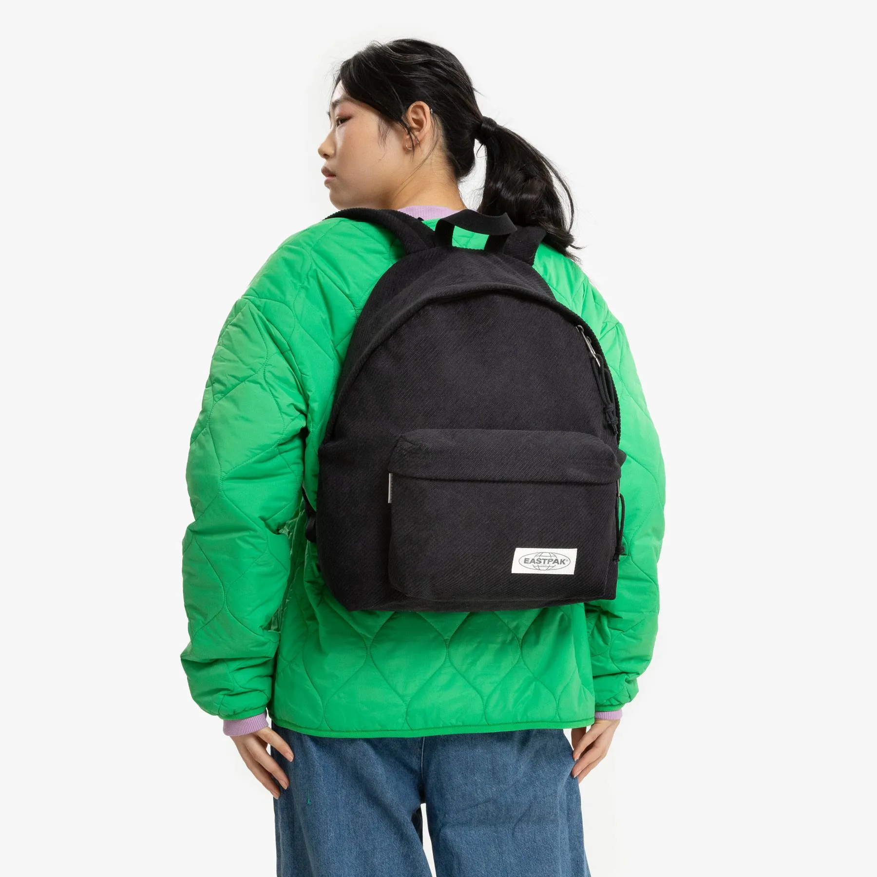 EASTPAK Padded Pak'R Cords Angled Black (Velours)