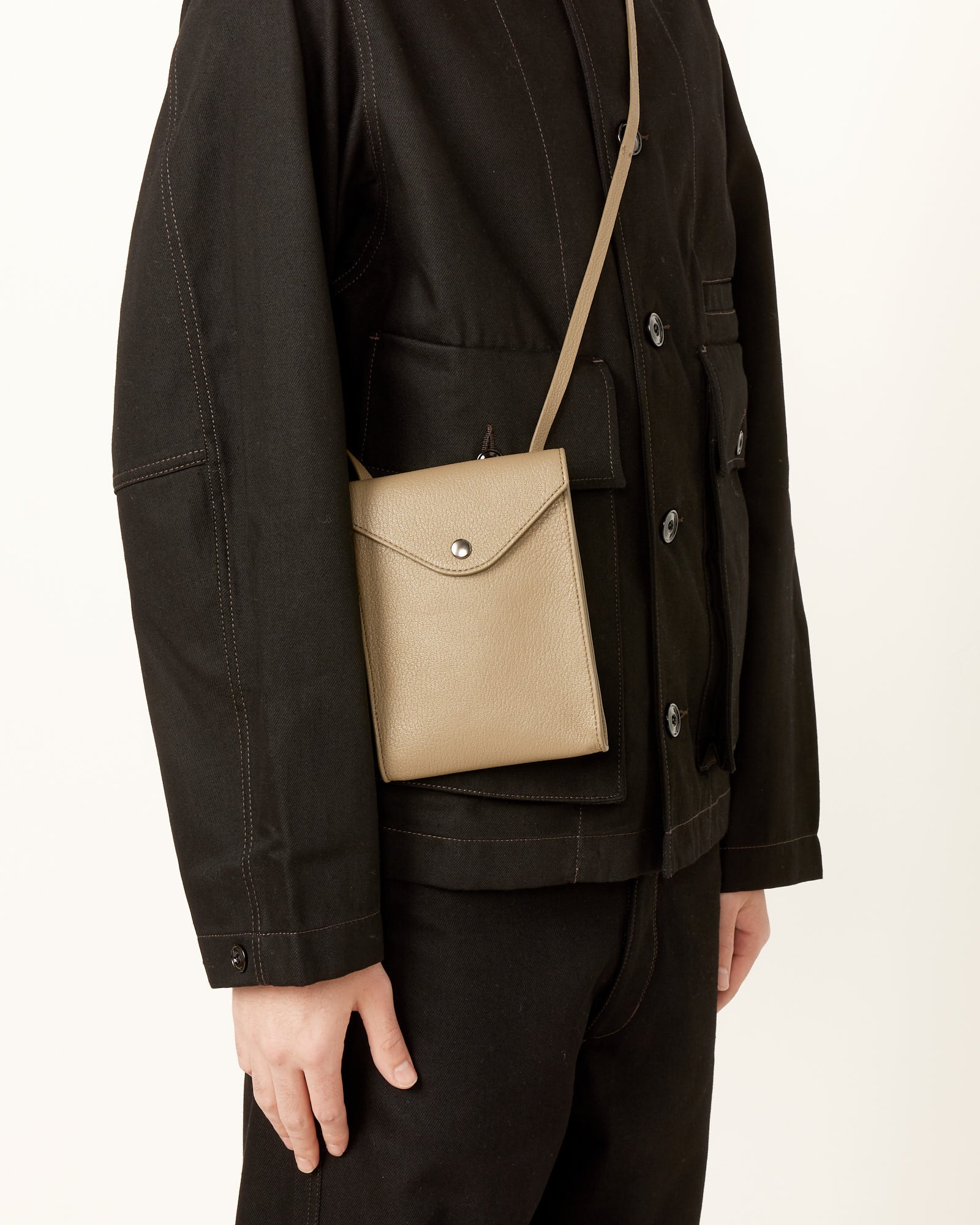 Enveloppe Bag With Strap in Dusty Khaki